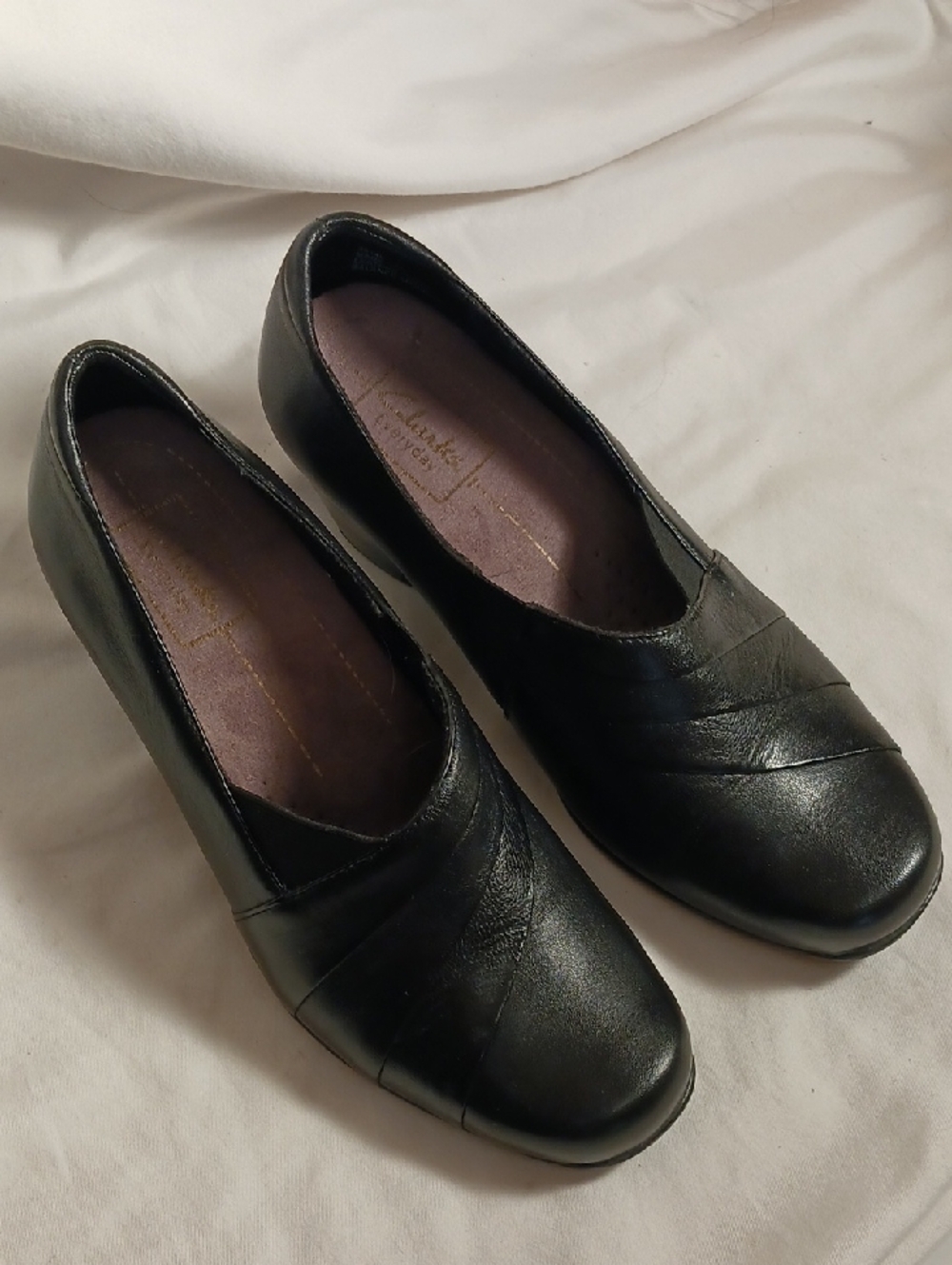 Clarks Everyday Active Air Block Heel Closed Toe Pumps
